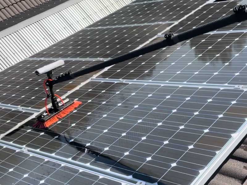 GUTTER & SOLAR PANEL CLEANING